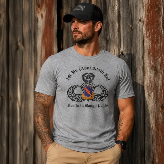 Fit male model wearing the 1-504 PIR Red Devils PT T-Shirt in heather grey